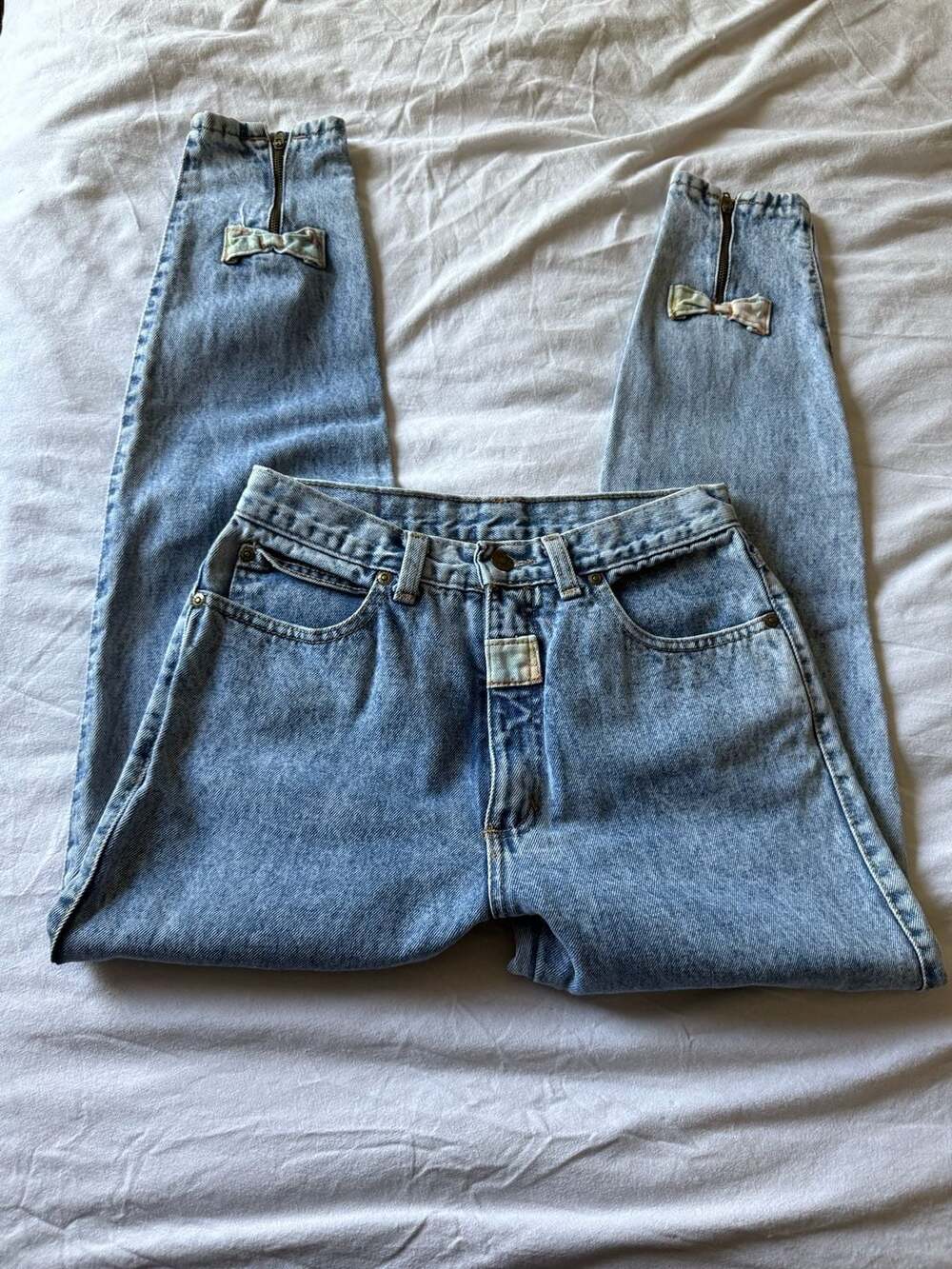 Vintage 80s ZENA Acid Wash Jeans Tapered Leg Ankle Zip Bows Made in USA Size 9